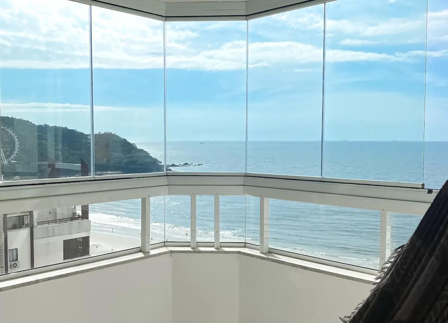 Vista Para A Roda Gigante E Mar Balneário Camboriú 0*,  Brazília